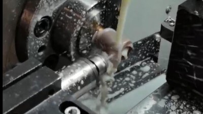 銅零部件鉆2.0側孔，排刀機夾持直徑30mm高速電主軸加工