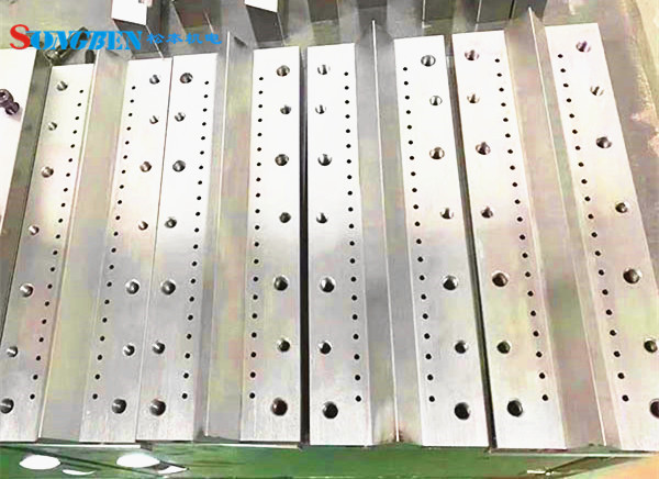 噴絲板模具_(dá)副本