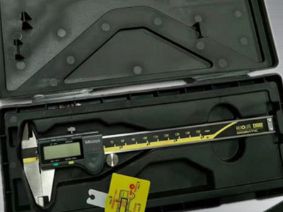 日本三豐Mitutoyo數顯卡尺500-196-30