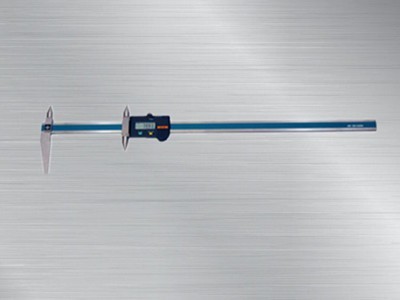 日本中村數(shù)顯孔距卡尺E-RM60B