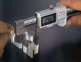 日本三豐管壁厚度數顯卡尺573-661-20實物圖 