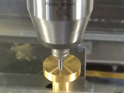 CNC金屬鉆微孔，<i style='color:red'>增速器</i>讓您告別毛刺與粗糙