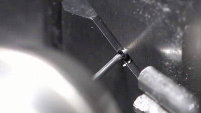 專用設(shè)備縫合針鉆0.4mm孔，6萬轉(zhuǎn)高速電主軸高精度加工